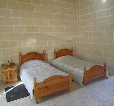 Large Double Bed At Corner House With Roof Pool * Għarb